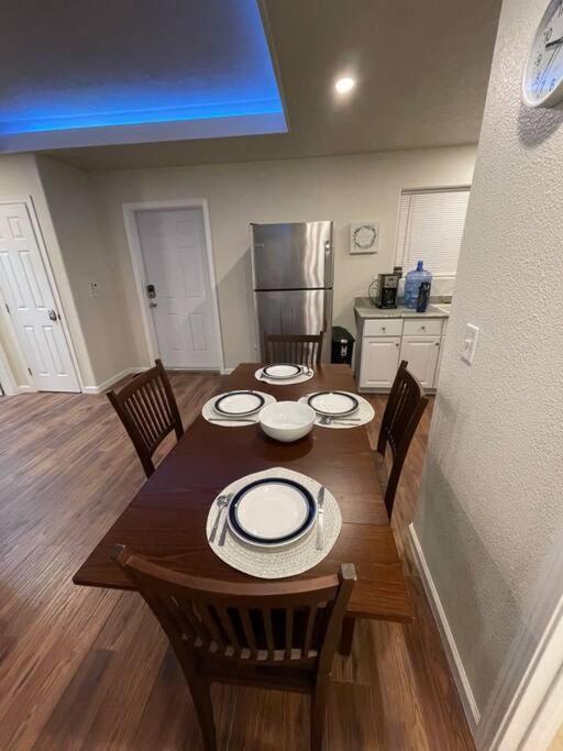 Brand New 2br Cute Blue Led In North *