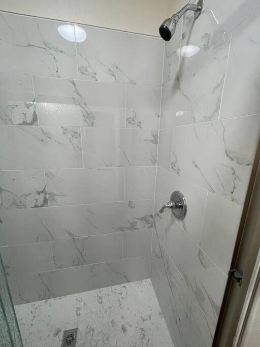 Apartment Brand New 2br Cute Blue Led In North Fresno