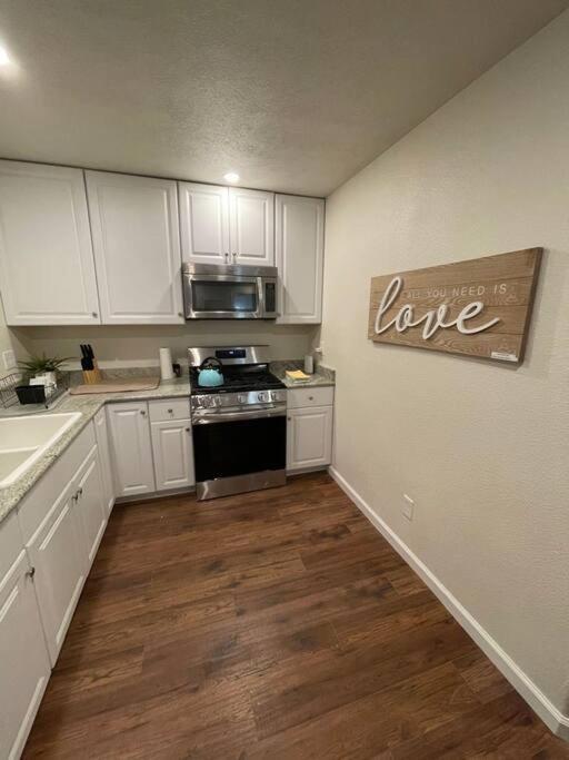 Apartment Brand New 2br Cute Blue Led In North *