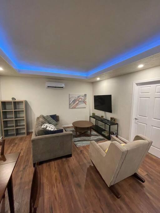 Brand New 2br Cute Blue Led In North *